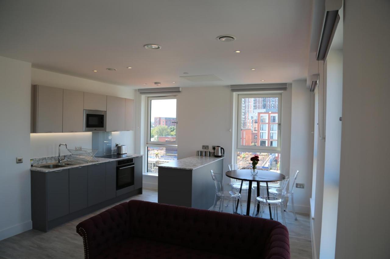 Crown X Chapel Apartments Manchester Extérieur photo
