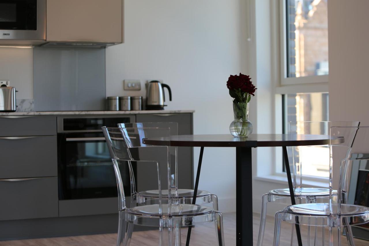 Crown X Chapel Apartments Manchester Extérieur photo